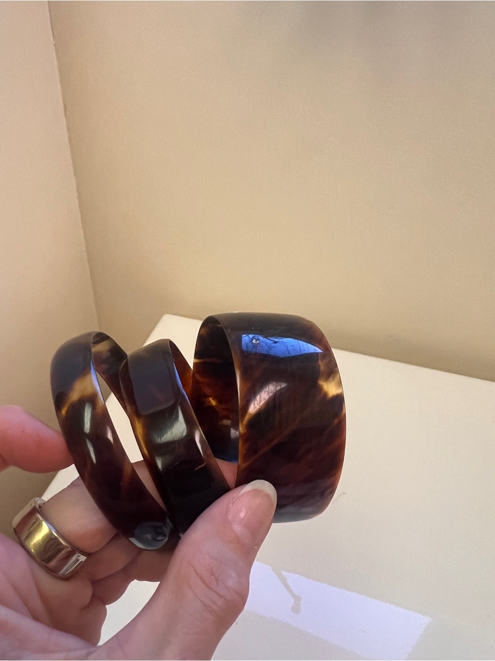 Tortoiseshell Resin women’s Cuff Bracelet - Brown